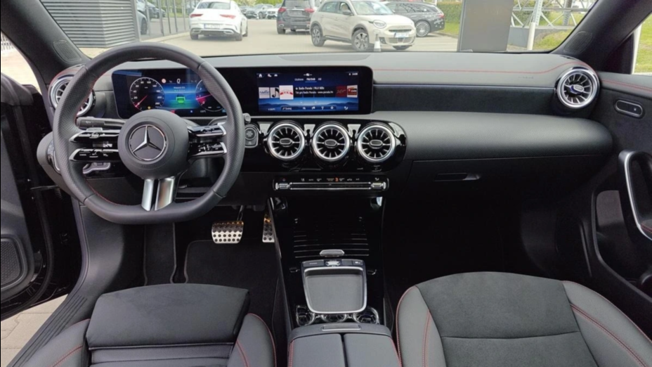MERCEDES-BENZ CLA CLA 200 7G-DCT