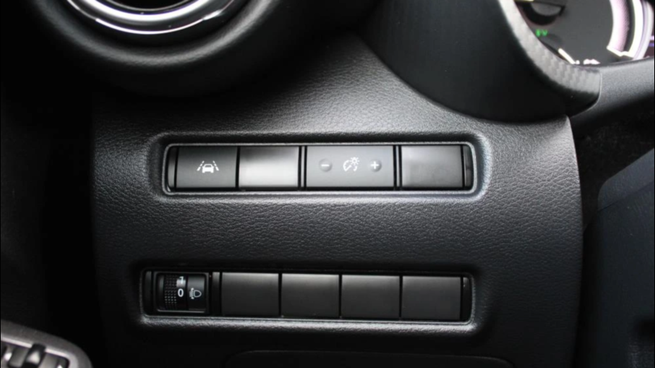 NISSAN Juke Juke 1.6 Hybrid N-Connecta AMT