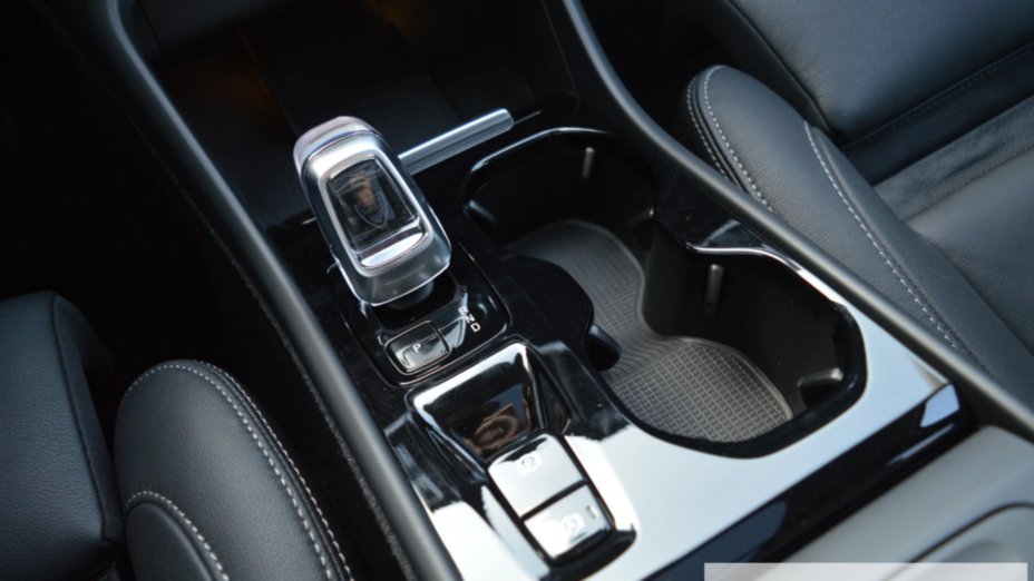 VOLVO XC40 XC40 B4 Plus Dark aut
