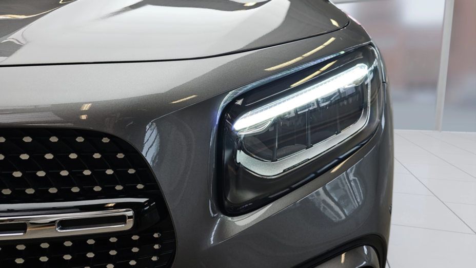 MERCEDES-BENZ GLB GLB 200 mHEV AMG Line 7G-DCT