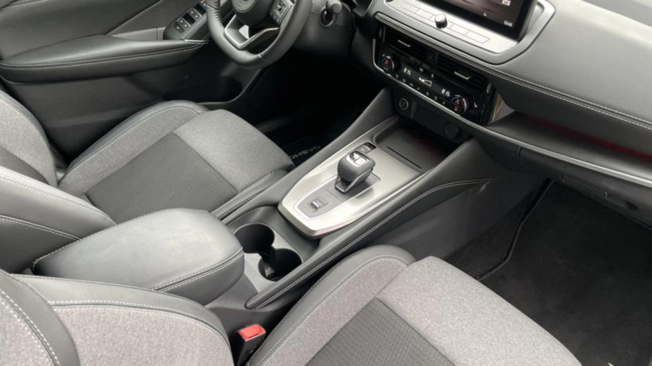 NISSAN Qashqai Qashqai 1.3 DIG-T mHEV N-Connecta Xtronic