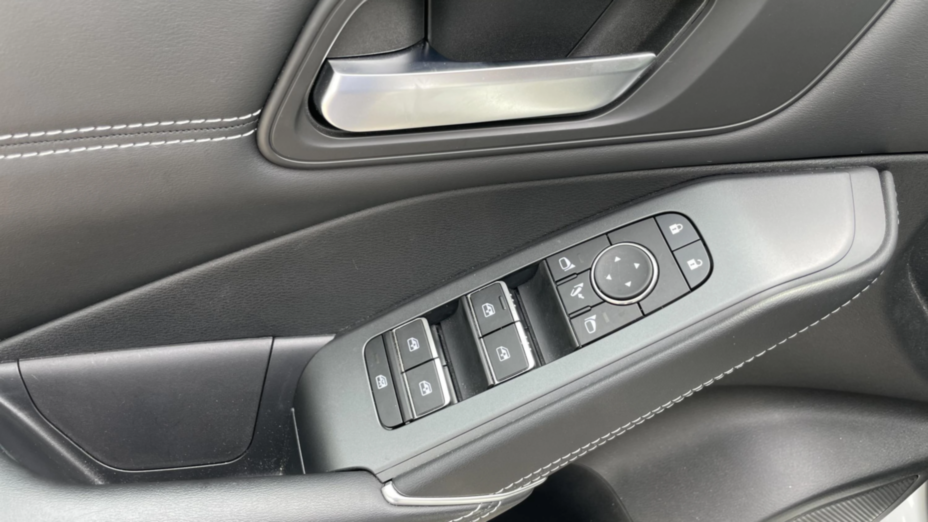 NISSAN Qashqai Qashqai 1.3 DIG-T mHEV N-Connecta