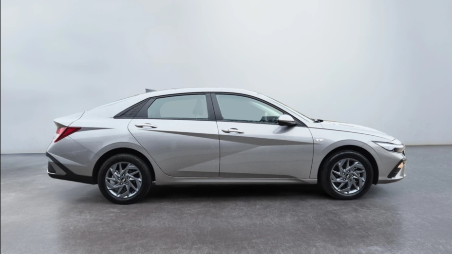 HYUNDAI Elantra Elantra 1.6 Modern CVT
