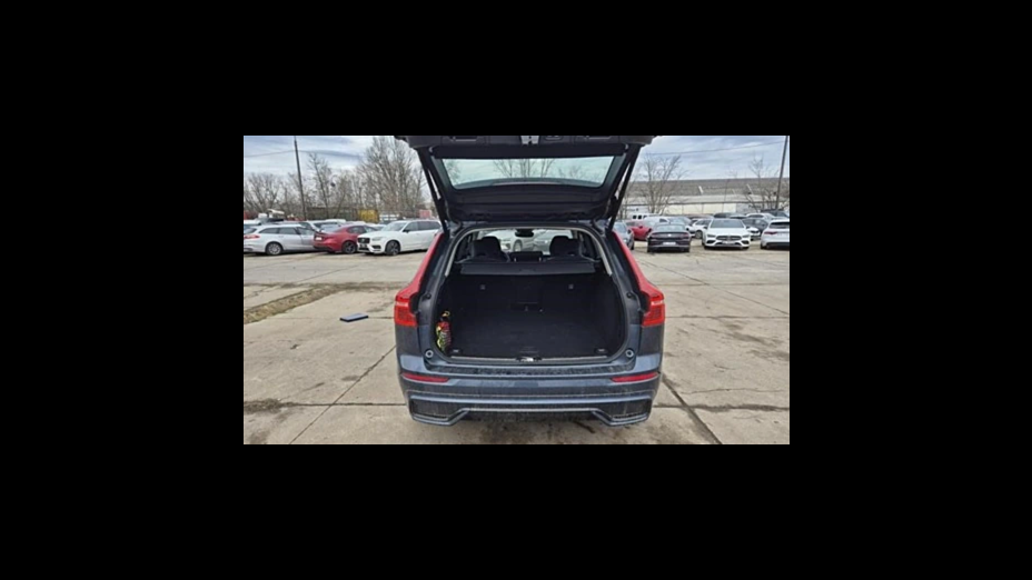 VOLVO XC60 XC60 B4 D AWD Plus Dark aut