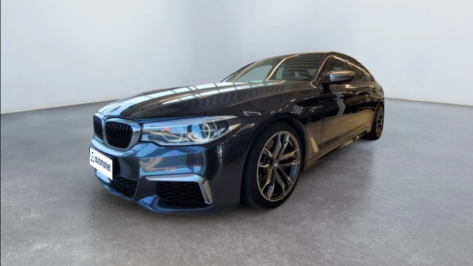 BMW Seria 5 M550i xDrive sport-aut