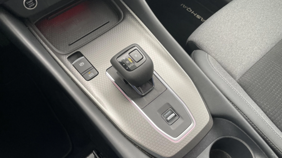 NISSAN Qashqai Qashqai 1.3 DIG-T mHEV N-Connecta Xtronic
