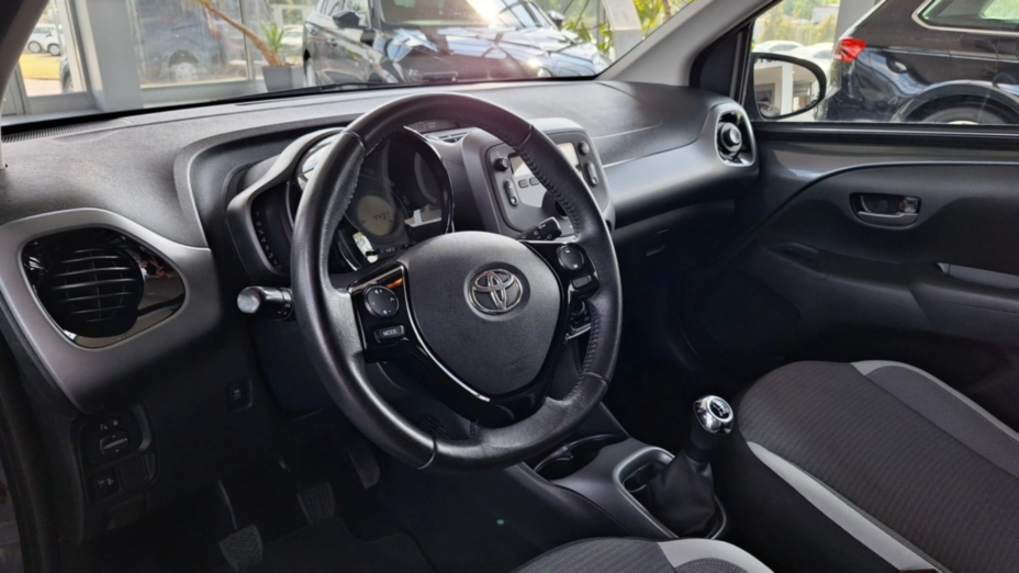 TOYOTA Aygo Aygo 1.0 VVT-i X-play