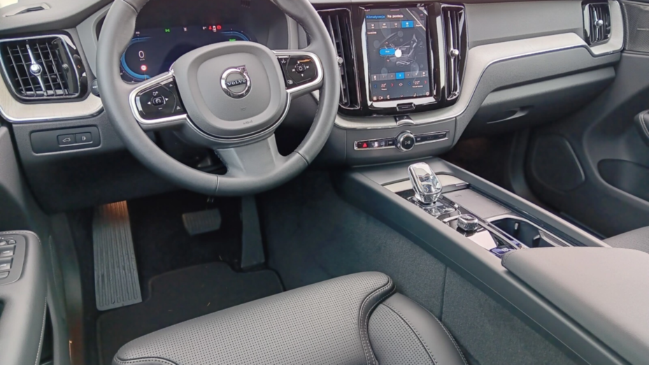 VOLVO XC60 XC60 T6 Plug-In Hybrid AWD Plus Dark aut Nowy
