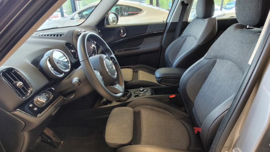 MINI [BMW] Countryman Cooper Classic Trim aut