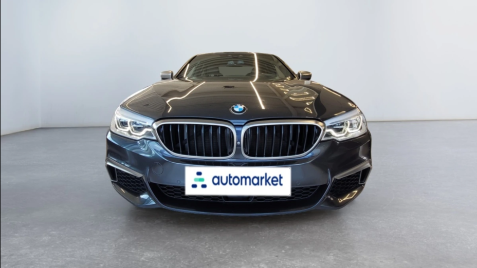 BMW Seria 5 M550i xDrive sport-aut