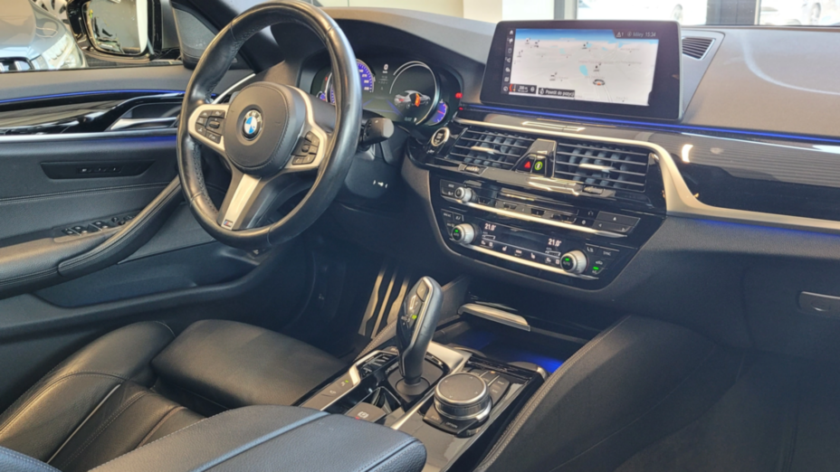 BMW Seria 5 M550i xDrive sport-aut
