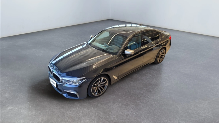 BMW Seria 5 M550i xDrive sport-aut