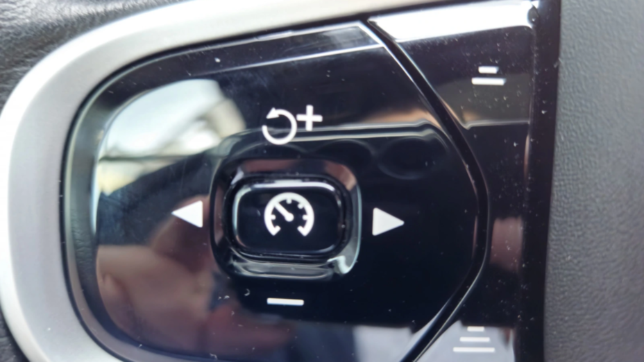 VOLVO XC90 XC90 B5 D AWD R-Design aut