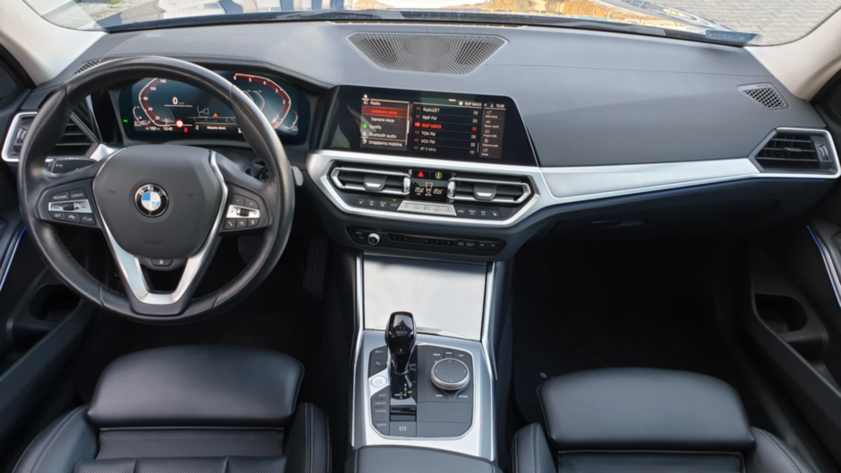 BMW Seria 3 320d xDrive mHEV Luxury Line aut
