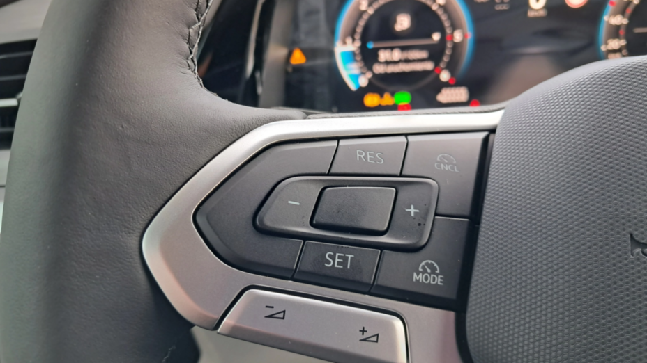VOLKSWAGEN Multivan Multivan 2.0 TDI L2 Life DSG Nowy