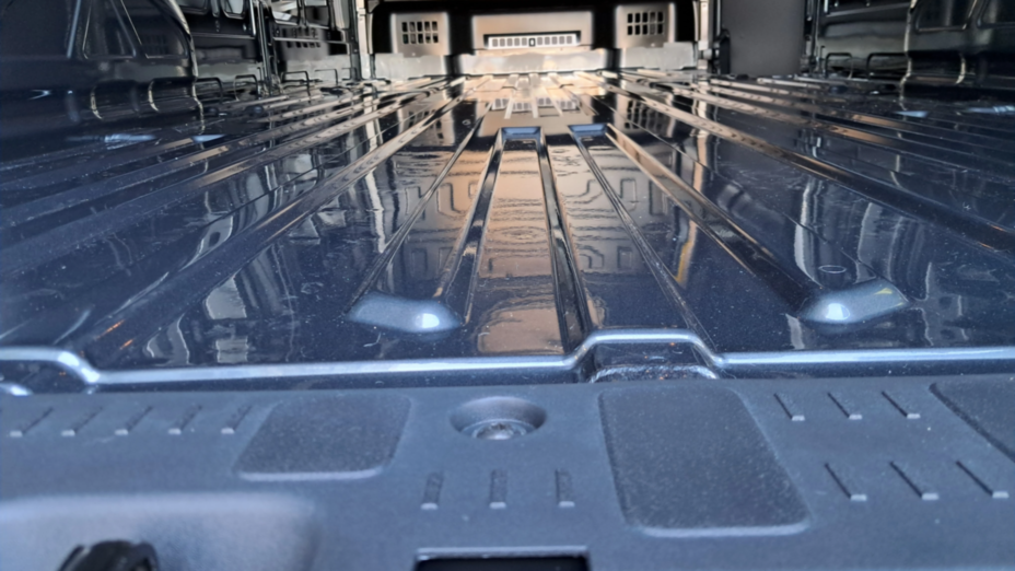VOLKSWAGEN Crafter Crafter 35 BiTDI (16,4m3) Aut. Nowy