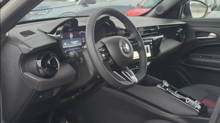 ALFA ROMEO Junior Junior 1.2 mHEV Ibrida eDCT Nowy