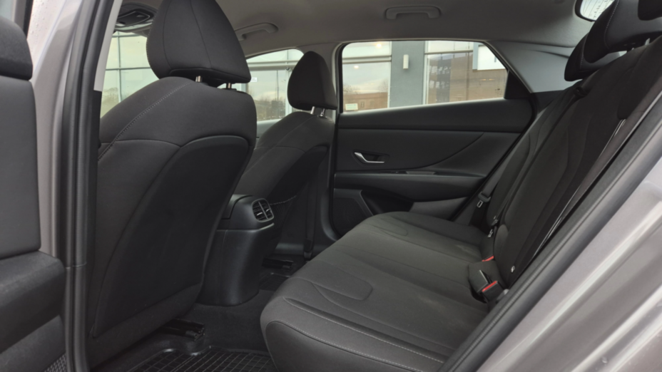 HYUNDAI Elantra Elantra 1.6 Smart CVT