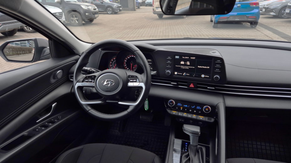 HYUNDAI Elantra Elantra 1.6 Smart CVT