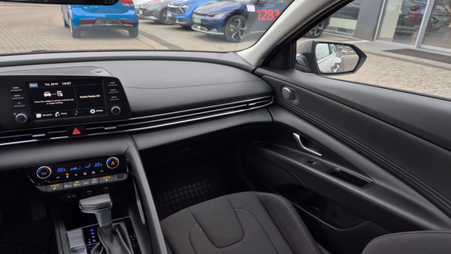 HYUNDAI Elantra Elantra 1.6 Smart CVT