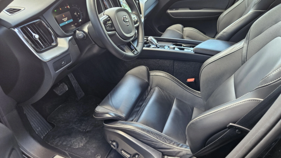VOLVO XC60 XC60 B4 D Plus Dark aut