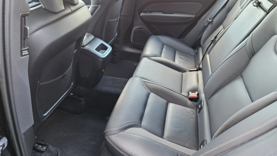 VOLVO XC60 XC60 B4 D Plus Dark aut