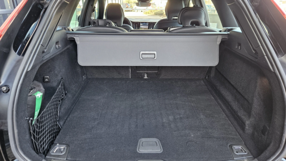 VOLVO XC60 XC60 B4 D Plus Dark aut