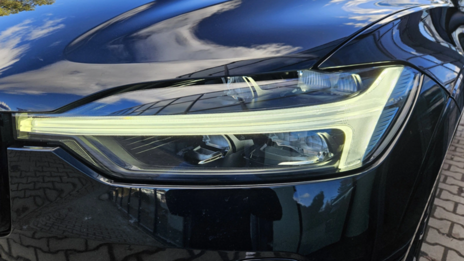 VOLVO XC60 XC60 B4 D Plus Dark aut