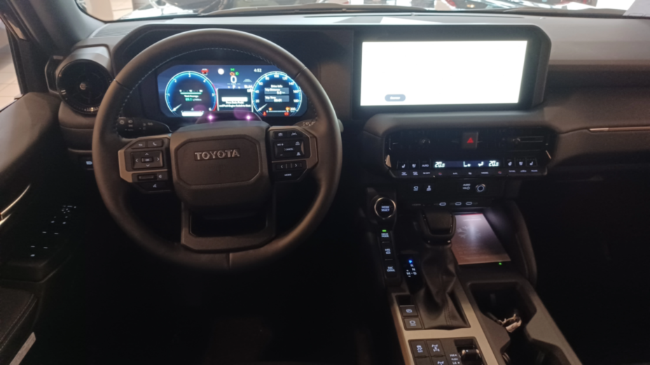 TOYOTA Land Cruiser LC 2.8 D-4D Invincible aut Nowy