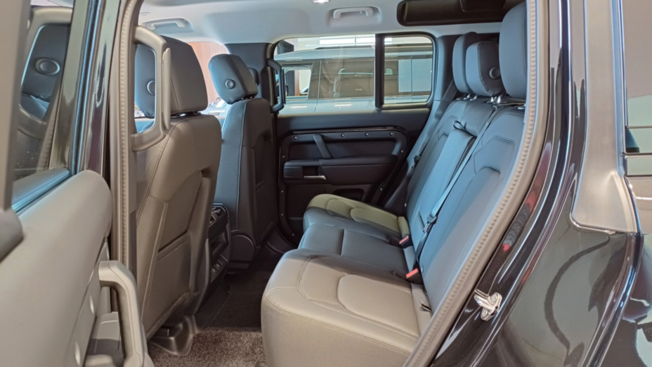 LAND ROVER Defender Defender 110 3.0 D250 mHEV S Nowy