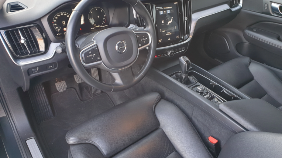 VOLVO V60 V60 D3 Momentum Pro