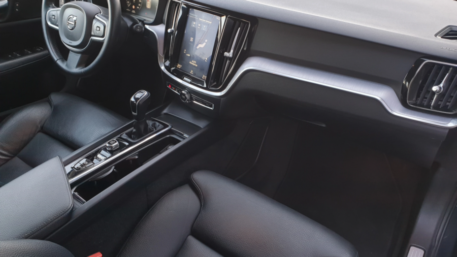 VOLVO V60 V60 D3 Momentum Pro