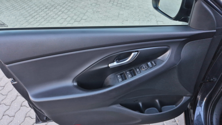HYUNDAI i30 i30 1.0 T-GDI Smart