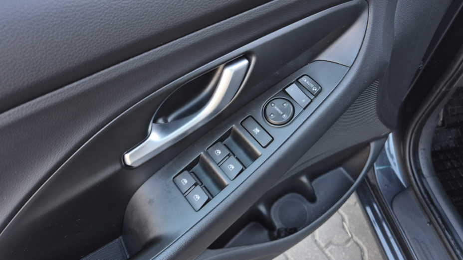HYUNDAI i30 i30 1.0 T-GDI Smart