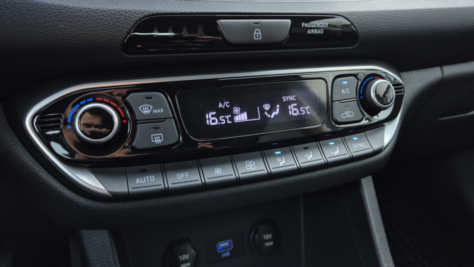 HYUNDAI i30 i30 1.0 T-GDI Smart
