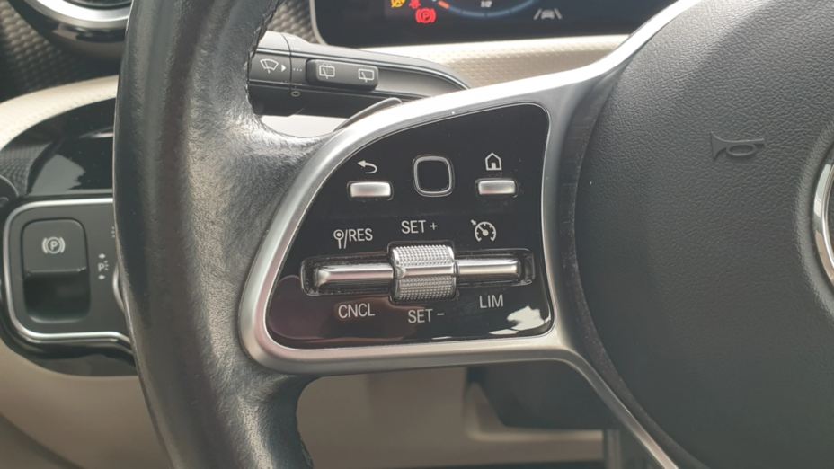 MERCEDES-BENZ CLA CLA 250 Progressive 7G-DCT