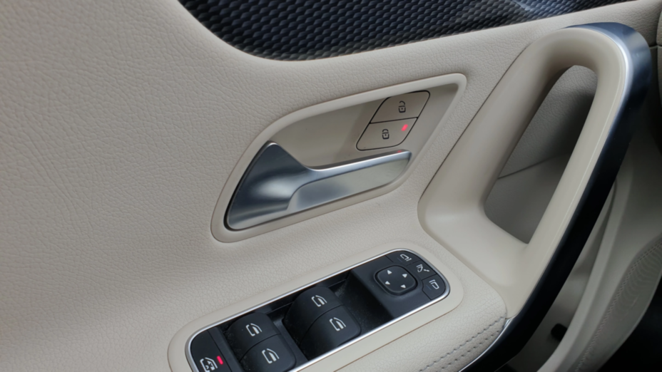 MERCEDES-BENZ CLA CLA 250 Progressive 7G-DCT