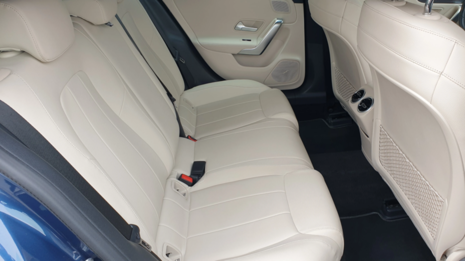 MERCEDES-BENZ CLA CLA 250 Progressive 7G-DCT