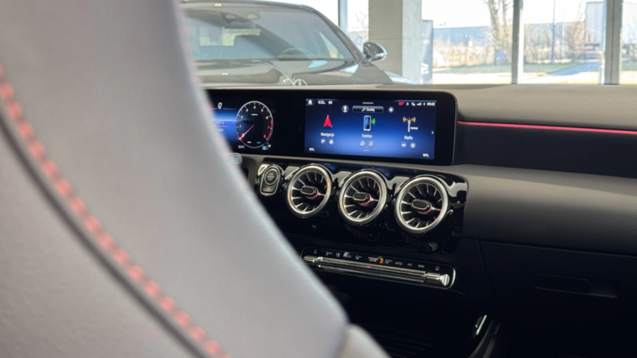 MERCEDES-BENZ A Klasa A 200 AMG Line 7G-DCT