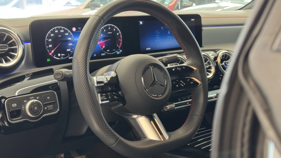 MERCEDES-BENZ CLA CLA 200 AMG Line 7G-DCT