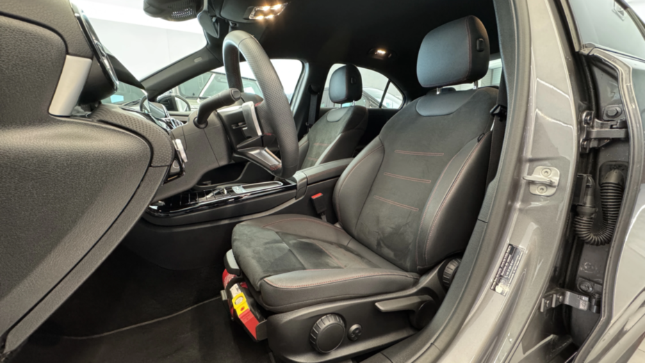 MERCEDES-BENZ A Klasa A 200 AMG Line 7G-DCT