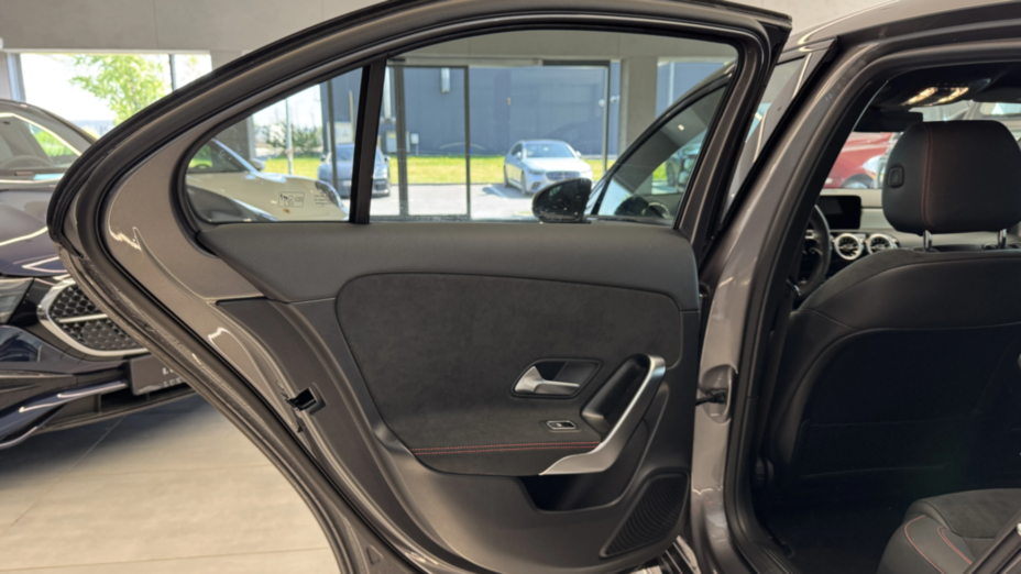 MERCEDES-BENZ A Klasa A 200 AMG Line 7G-DCT