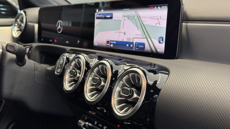 MERCEDES-BENZ A Klasa A 200 AMG Line 7G-DCT