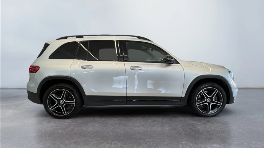 MERCEDES-BENZ GLB GLB 200 AMG Line 7G-DCT