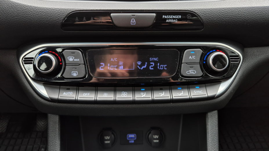 HYUNDAI i30 i30 1.5 T-GDI 48V Smart