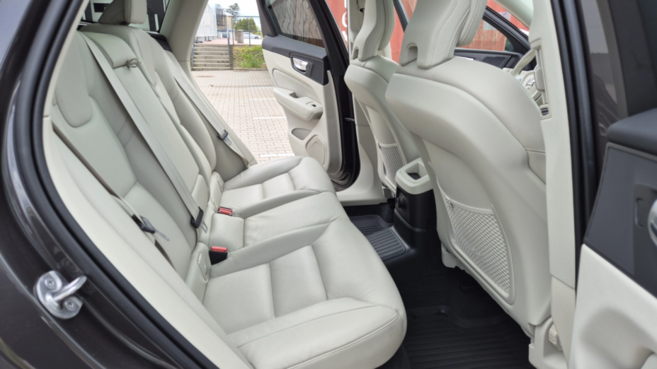 VOLVO XC60 XC60 T8 Plug-In Hybrid AWD Inscription aut