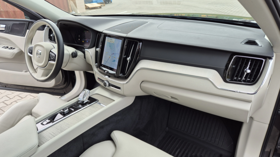 VOLVO XC60 XC60 T8 Plug-In Hybrid AWD Inscription aut