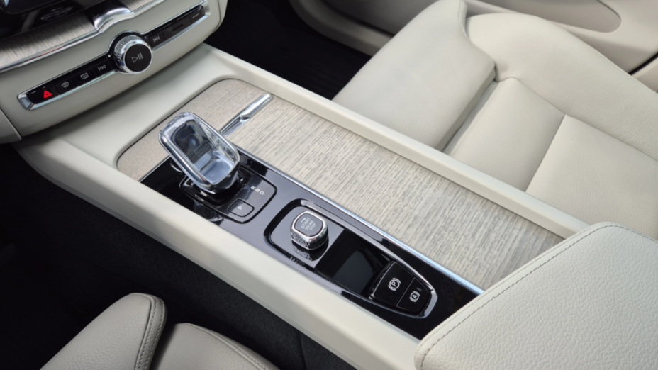 VOLVO XC60 XC60 T8 Plug-In Hybrid AWD Inscription aut