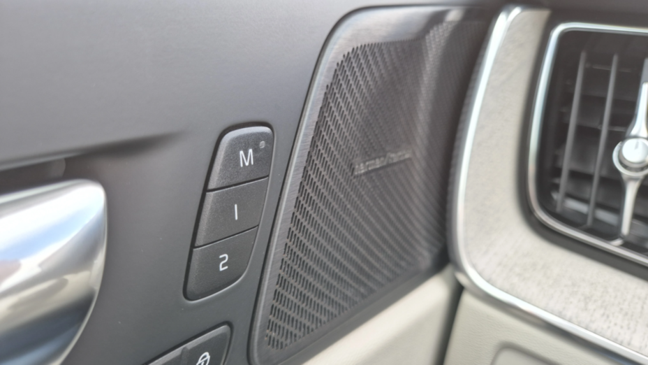 VOLVO XC60 XC60 T8 Plug-In Hybrid AWD Inscription aut