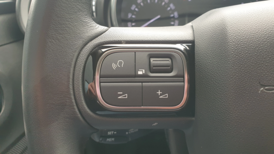 CITROEN C3 C3 1.2 PureTech Shine EAT6